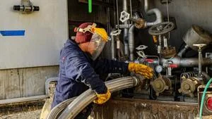 U.S. LNG exports up again in March on global panic buying